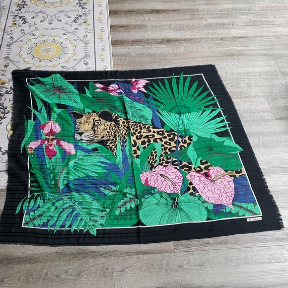 Jim Renoir Accessories - Jim Renoir Cheeta Scarf in Italy ⚜️💚⚜️